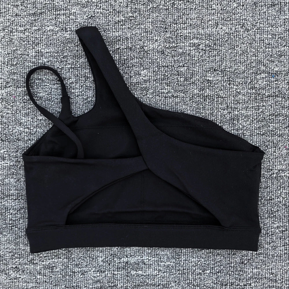 Oblique Shoulder Bra ﻿