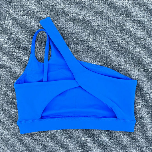 Oblique Shoulder Bra ﻿
